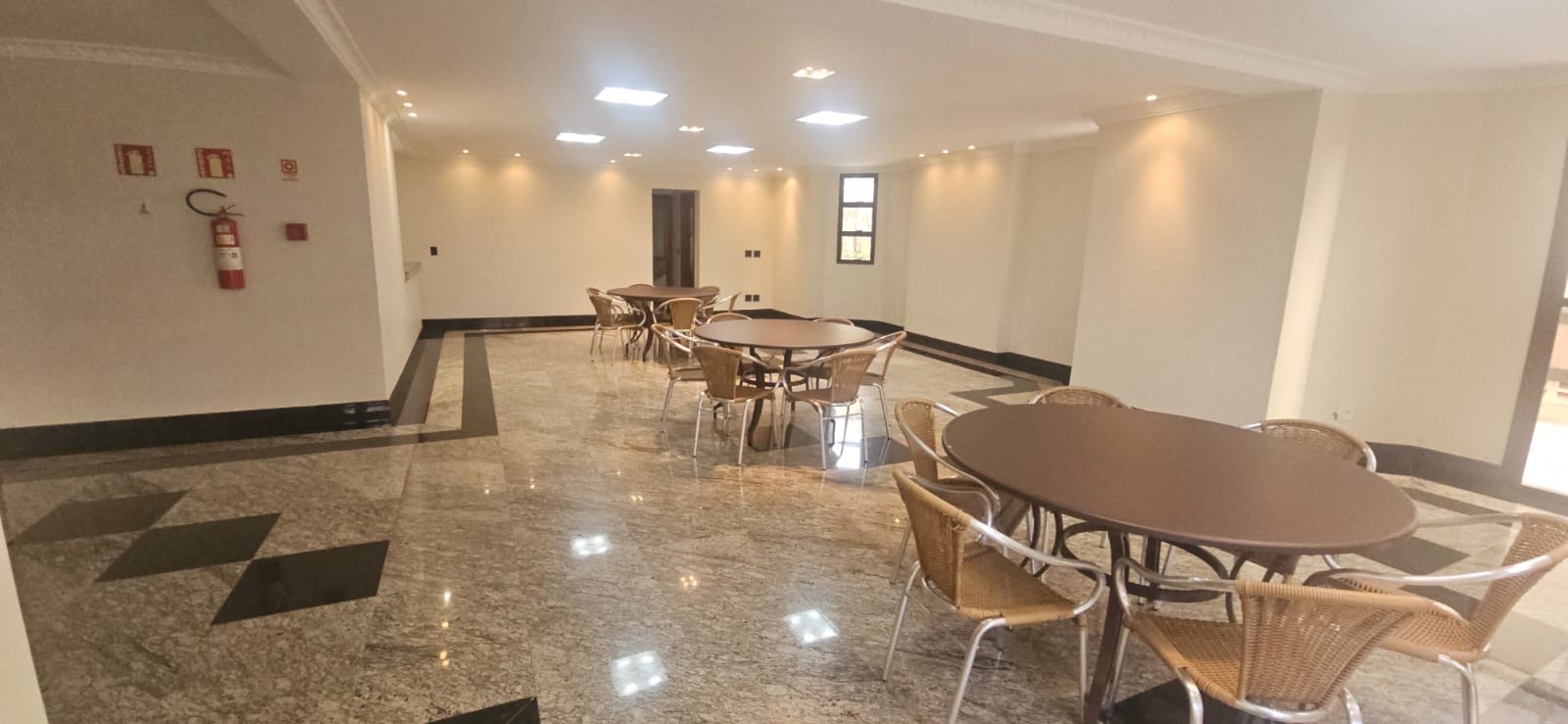 Apartamento de 4 quartos no Centro — Centro, Uberlândia